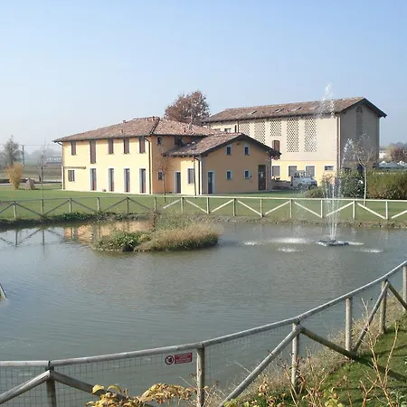 Hotel Del Rio Srl - Ristorante E Azienda Agricola 3*