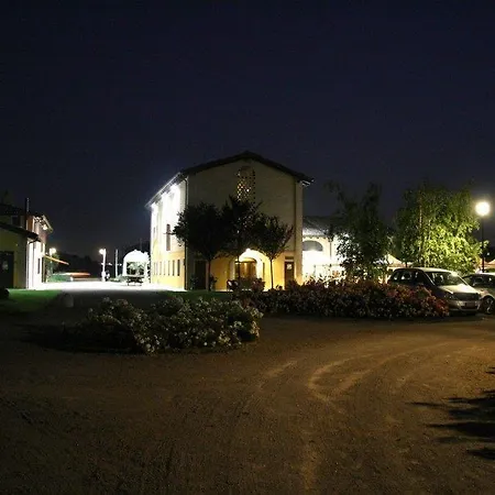 Hotel Del Rio Srl - Ristorante E Azienda Agricola 3*