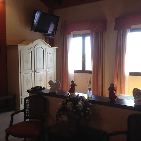 Hotel Del Rio Srl - Ristorante E Azienda Agricola 3*
