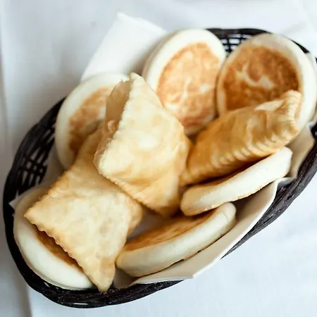 Del Rio Srl - Ristorante E Azienda Agricola ホテル 3*