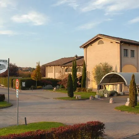 Del Rio Srl - Ristorante E Azienda Agricola 3*