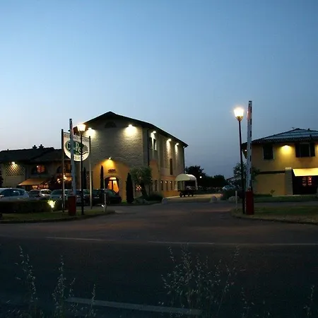 Del Rio Srl - Ristorante E Azienda Agricola ホテル 3*