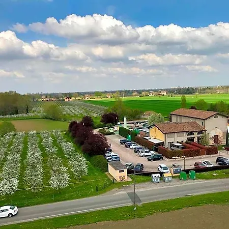 Hotel Del Rio Srl - Ristorante E Azienda Agricola 3*