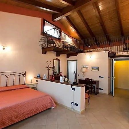 Del Rio Srl - Ristorante E Azienda Agricola Hotel 3*