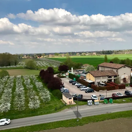 Del Rio Srl - Ristorante E Azienda Agricola 3*