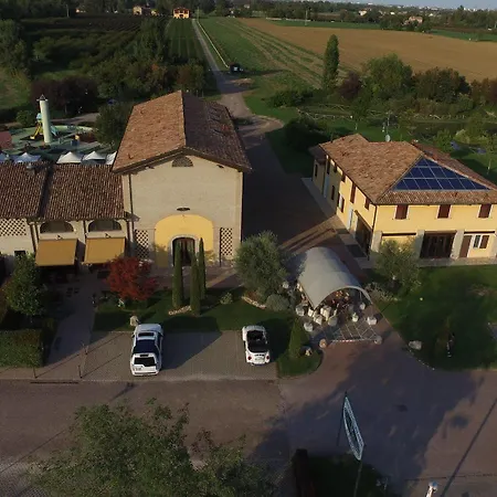 Del Rio Srl - Ristorante E Azienda Agricola ホテル