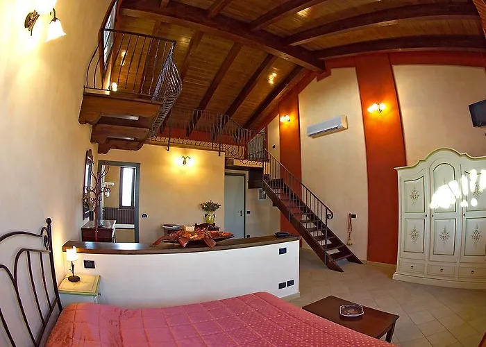 Del Rio Srl - Ristorante E Azienda Agricola Hotel 3*