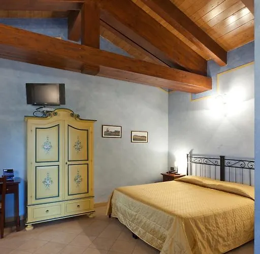 Hotel Del Rio Srl - Ristorante E Azienda Agricola 3*