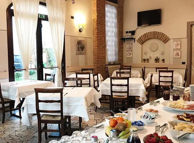 Hotel Del Rio Srl - Ristorante E Azienda Agricola 3*