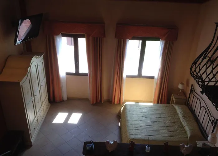 Del Rio Srl - Ristorante E Azienda Agricola Hotel 3*